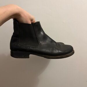 FRYE Black Leather Chelsea Ankle Boots S38